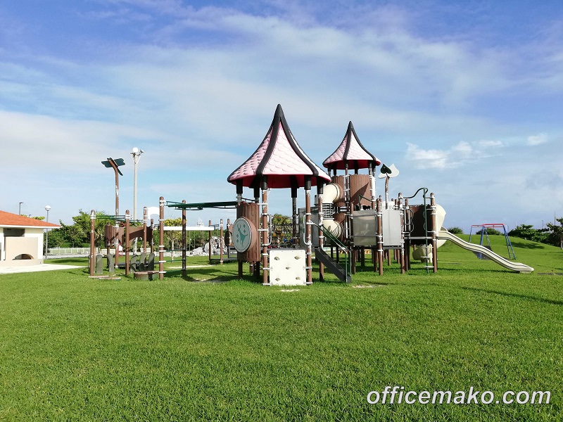 サザンビーチホテル&リゾート沖縄 海沿いの公園